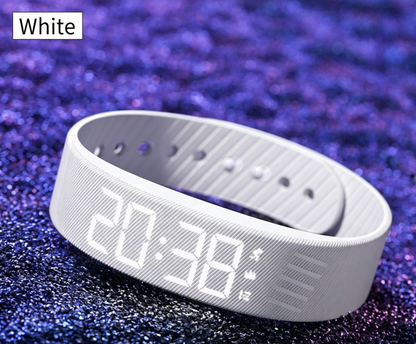 Montre Connectée Sport Femme – Podomètre, Alarme Vibrante, Étanche 30M