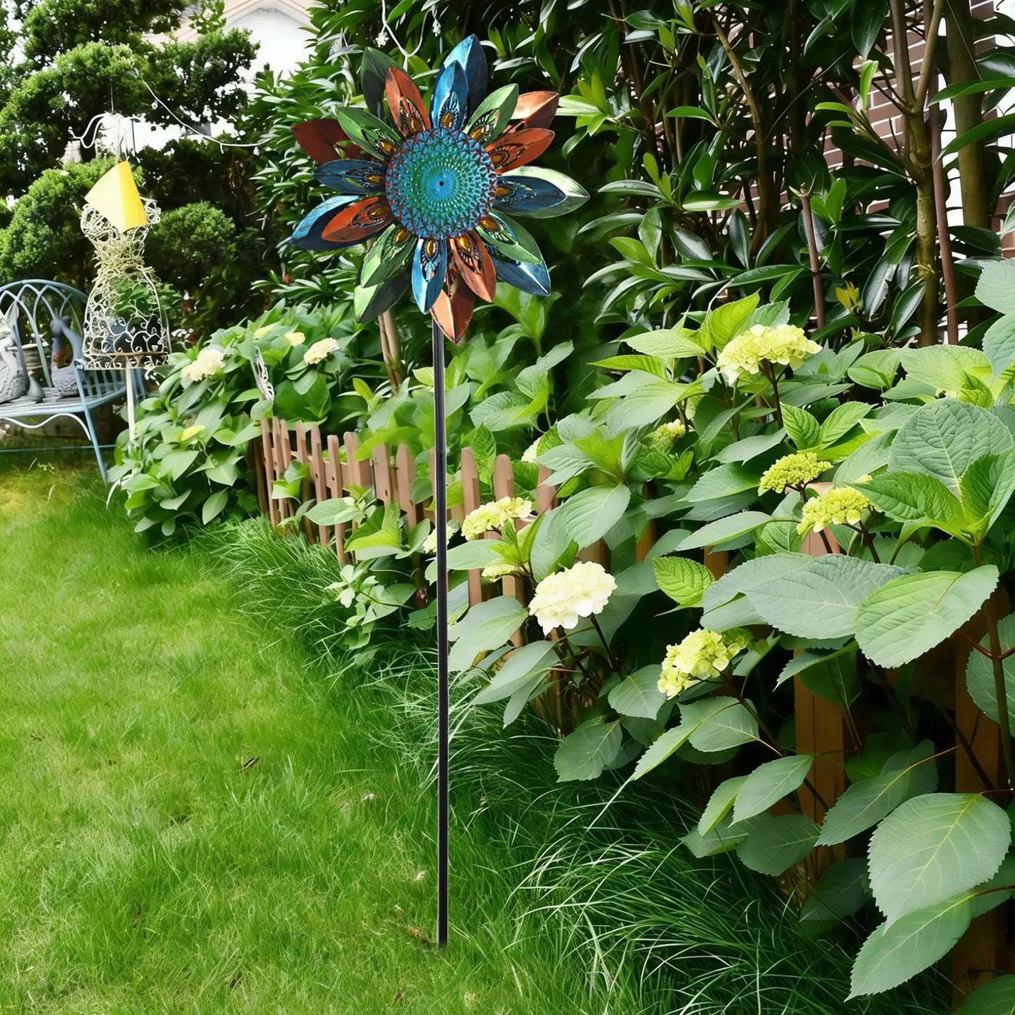 Moulin à Vent Décoratif Tournesol en Métal – Girouette Pivotante 122cm, Décoration Jardin Extérieur