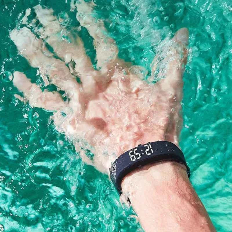 Bracelet Connecté LED – Podomètre, Suivi Sommeil, Alarme Vibrante, Waterproof
