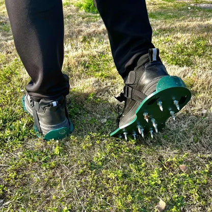 Sandales Aérateur de Pelouse — Pointes Galvanisées 4,2 cm | Vert ou Noir